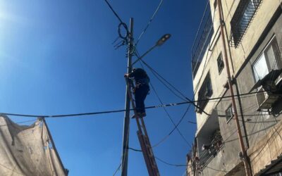 تركيب إنارة في مخيم عايدة بالشراكة مع المؤسسات