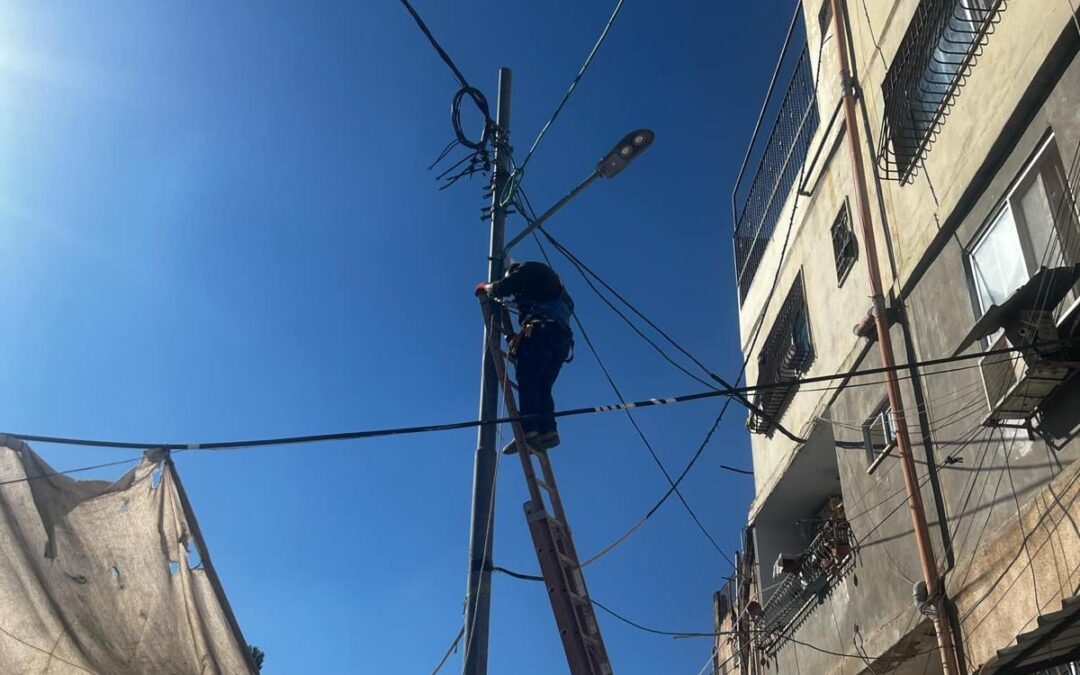 Installation of lighting in Aida camp in partnership with institutions